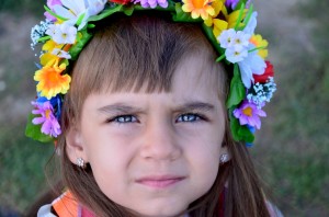 Марьяна Воронюк. Взгляд в будущее. На фото маленькая девочка с большим сердцем и верой в здоровое будущее - Яна Ива