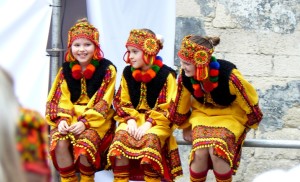 Рената Аполонова. Девочки из детского танцевального коллектива, Львов